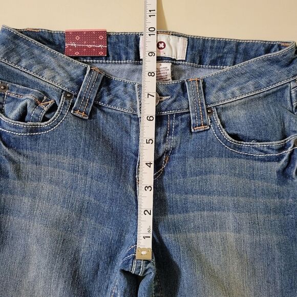 SO Women's Blue 5 Pocket Cuff Capri - Picture 4 of 11